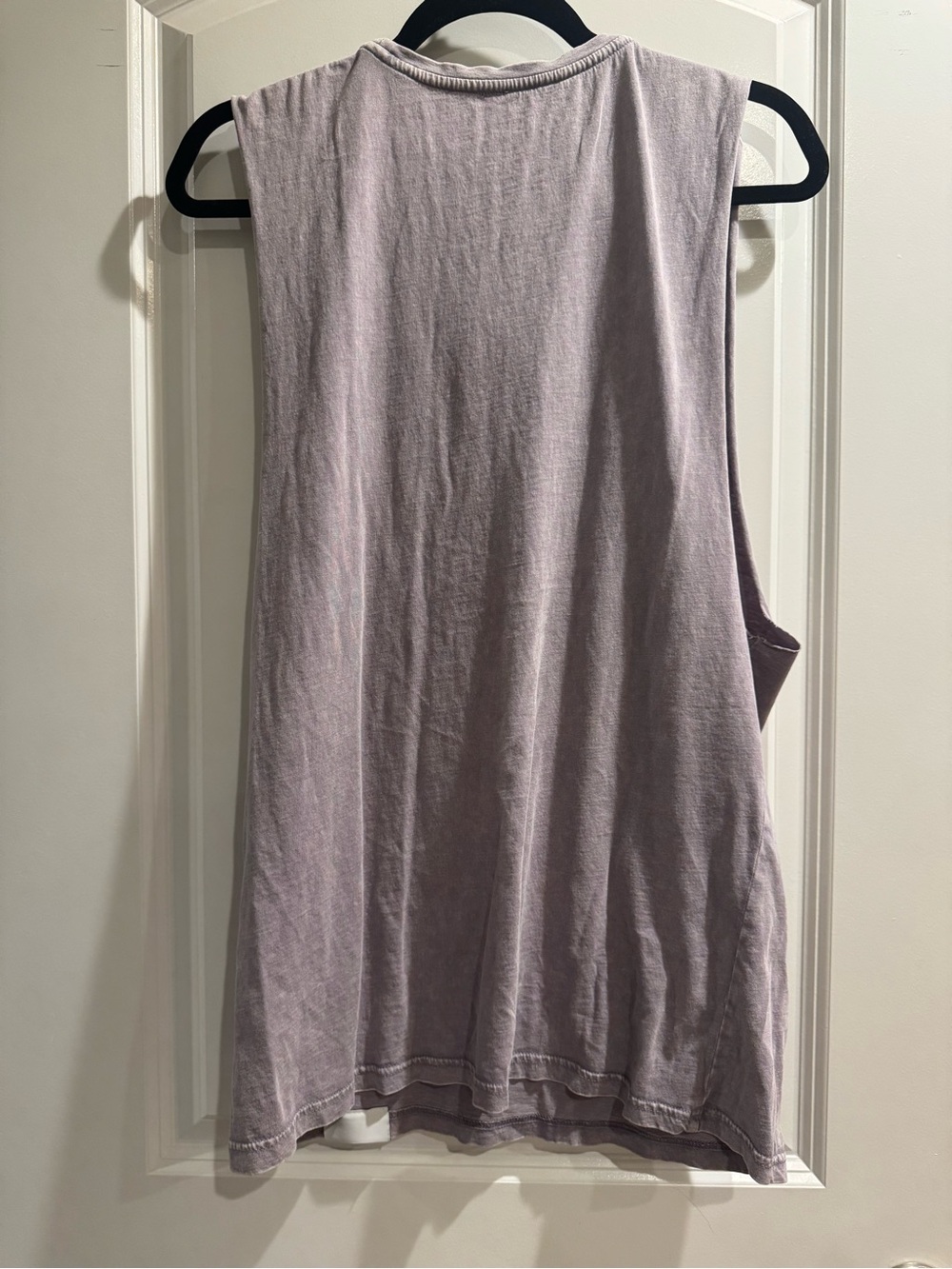 Walk In Love Lavender Graphic Tank Top with Yellow 'I AM FREE' Print - Picture 4 of 4